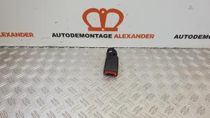 Gebruikte Veiligheidsgordel Insteek links-voor Volkswagen Up! (121) 1.0 12V 75 Prijs op aanvraag aangeboden door Alexander Autodemontage
