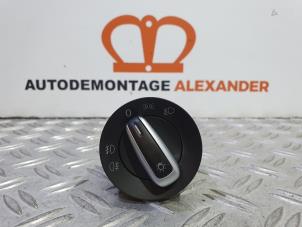 Gebruikte Licht Schakelaar Volkswagen Golf VI (5K1) 1.4 TSI 122 16V Prijs € 30,00 Margeregeling aangeboden door Alexander Autodemontage