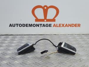 Gebruikte Schakelaar stuurbediening Audi A4 Avant (B8) 2.0 TDI 16V Prijs € 100,00 Margeregeling aangeboden door Alexander Autodemontage