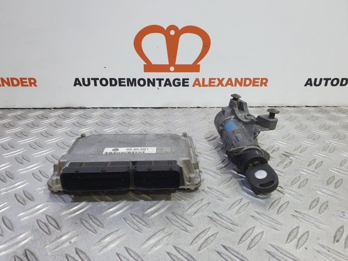 Gebruikte Kontaktslot + computer Volkswagen Polo IV (9N1/2/3) 1.2 12V Prijs op aanvraag aangeboden door Alexander Autodemontage