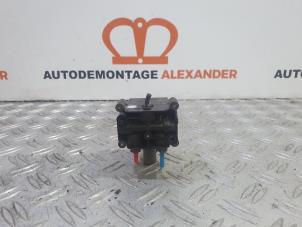 Gebruikte Niveauregelaar ventiel BMW X5 (E70) 3.0sd 24V Prijs € 80,00 Margeregeling aangeboden door Alexander Autodemontage