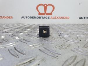 Gebruikte Schakelaar Tankklep Citroen C4 Picasso (UD/UE/UF) 1.6 16V THP Sensodrive Prijs op aanvraag aangeboden door Alexander Autodemontage