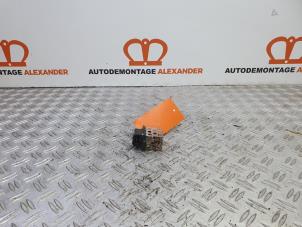 Gebruikte Koelvinweerstand Renault Megane III Berline (BZ) 1.5 dCi 110 Prijs € 20,00 Margeregeling aangeboden door Alexander Autodemontage
