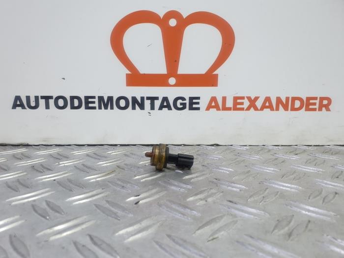 Gebruikte Sensor radiateurtemperatuur Renault Trafic New (FL) 2.5 dCi 16V 115 FAP Prijs op aanvraag aangeboden door Alexander Autodemontage