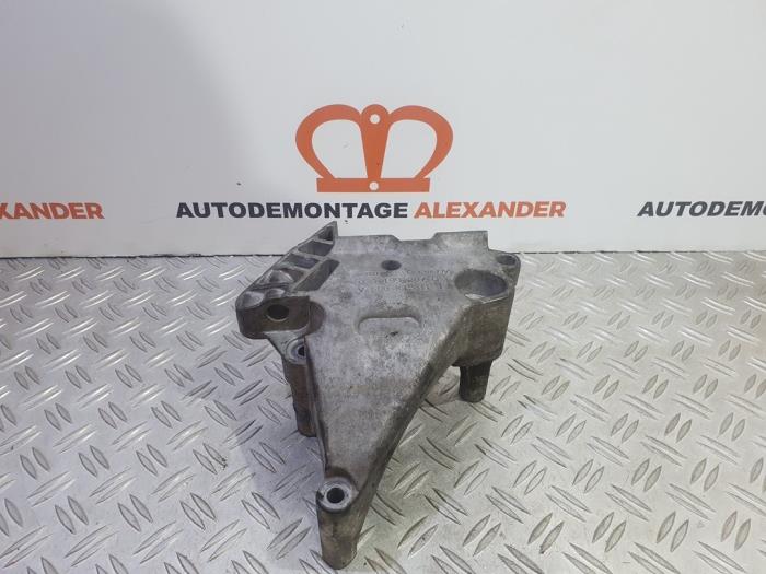 Gebruikte Motorrubber Seat Leon (1P1) 2.0 TDI 16V Prijs € 35,00 Margeregeling aangeboden door Alexander Autodemontage