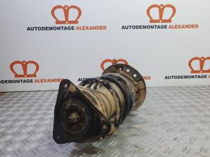 Gebruikte Schokdemper rechts-voor Nissan Qashqai (J11) 1.5 dCi DPF Prijs op aanvraag aangeboden door Alexander Autodemontage