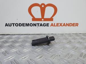 Gebruikte Luchtmassameter Ford Focus 3 1.6 Ti-VCT 16V 125 Prijs € 50,00 Margeregeling aangeboden door Alexander Autodemontage