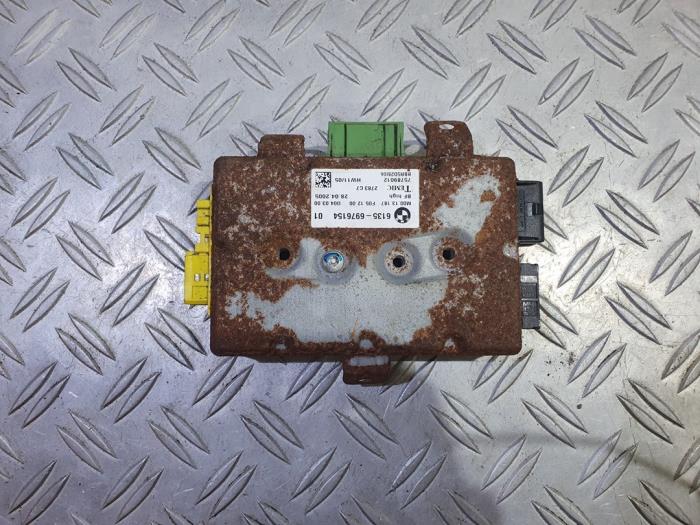 Comfort Module van een BMW 5 serie Touring (E61) 525d 24V 2006