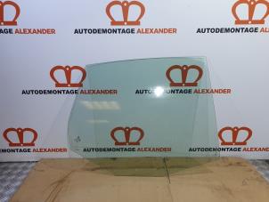 Gebruikte Portierruit 4Deurs rechts-achter Volkswagen Passat (3C2) 2.0 TDI 140 Prijs op aanvraag aangeboden door Alexander Autodemontage