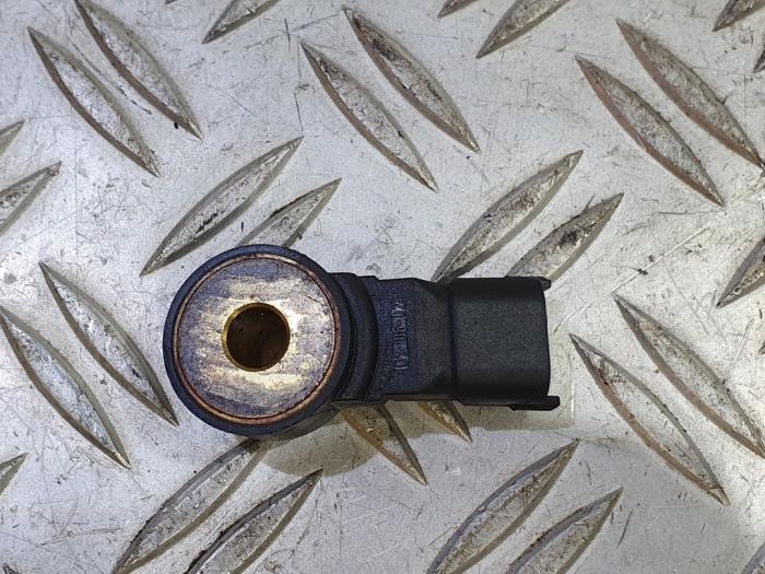 Pingelsensor van een Opel Corsa D 1.2 16V 2009