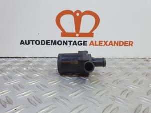 Gebruikte Extra waterpomp Volkswagen Transporter T5 2.5 TDi Prijs op aanvraag aangeboden door Alexander Autodemontage
