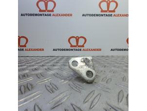 Gebruikte Scharnier deur links-achter Volkswagen Golf VI (5K1) 1.4 TSI 122 16V Prijs op aanvraag aangeboden door Alexander Autodemontage