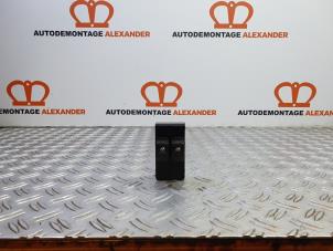 Gebruikte Elektrisch Raam Schakelaar Hyundai Getz 1.5 CRDi 16V Prijs op aanvraag aangeboden door Alexander Autodemontage