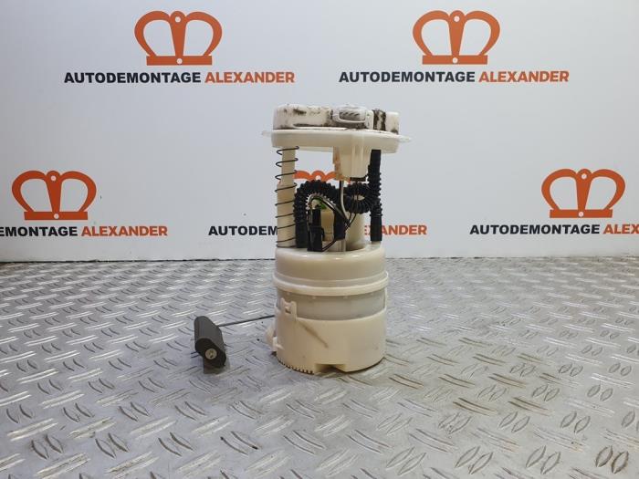 Gebruikte Tank element Pomp Nissan Micra (K12) 1.2 16V Prijs € 49,99 Margeregeling aangeboden door Alexander Autodemontage