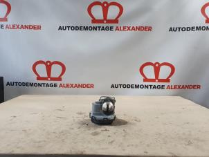 Gebruikte Gasklephuis Citroen C4 Cactus (0B/0P) 1.6 Blue Hdi 100 Prijs € 9,99 Margeregeling aangeboden door Alexander Autodemontage