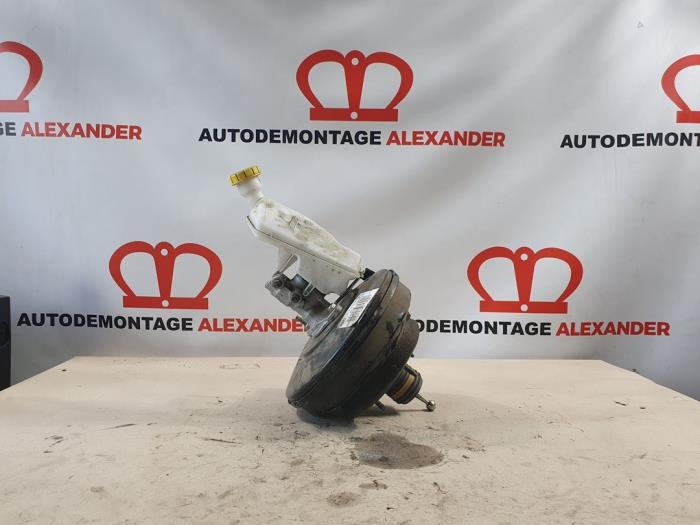Gebruikte Rembekrachtiger Citroen C4 Cactus (0B/0P) 1.6 Blue Hdi 100 Prijs op aanvraag aangeboden door Alexander Autodemontage