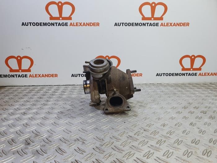 Turbo van een Volvo XC70 (SZ) XC70 2.4 D 20V 2004