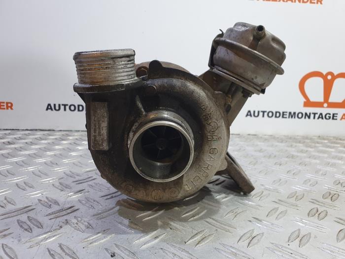 Turbo van een Volvo XC70 (SZ) XC70 2.4 D 20V 2004
