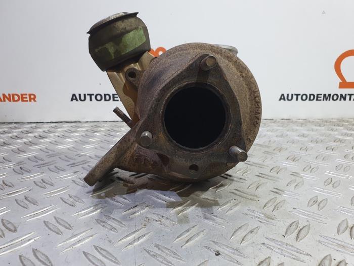 Turbo van een Volvo XC70 (SZ) XC70 2.4 D 20V 2004