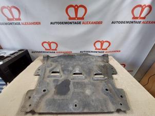 Gebruikte Motor Beschermplaat Volvo XC70 (SZ) XC70 2.4 D 20V Prijs op aanvraag aangeboden door Alexander Autodemontage