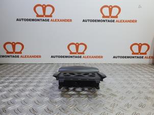 Gebruikte Asbak voor Audi A3 (8P1) 1.6 TDI 16V Prijs € 40,00 Margeregeling aangeboden door Alexander Autodemontage