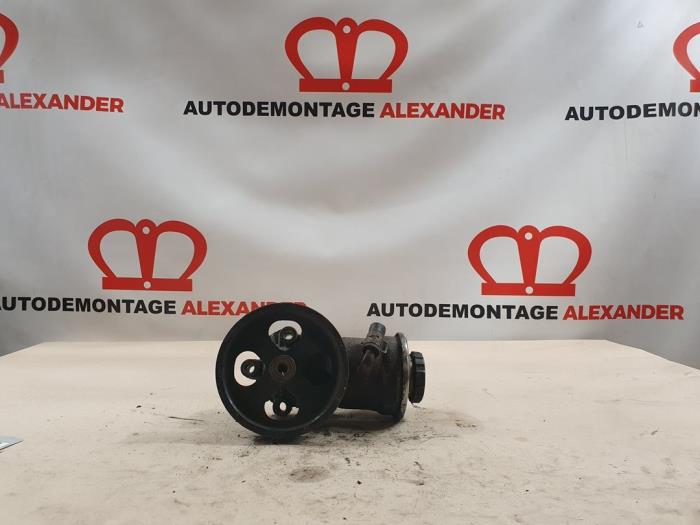 Gebruikte Pomp Servo Toyota Corolla Verso (R10/11) 2.2 D-4D 16V Cat Clean Power Prijs € 69,99 Inclusief btw aangeboden door Alexander Autodemontage