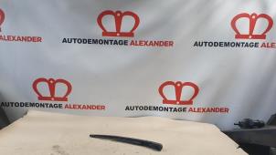 Gebruikte Ruitenwisserarm achter Kia Rio III (UB) 1.1 CRDi VGT 12V Prijs € 19,99 Margeregeling aangeboden door Alexander Autodemontage