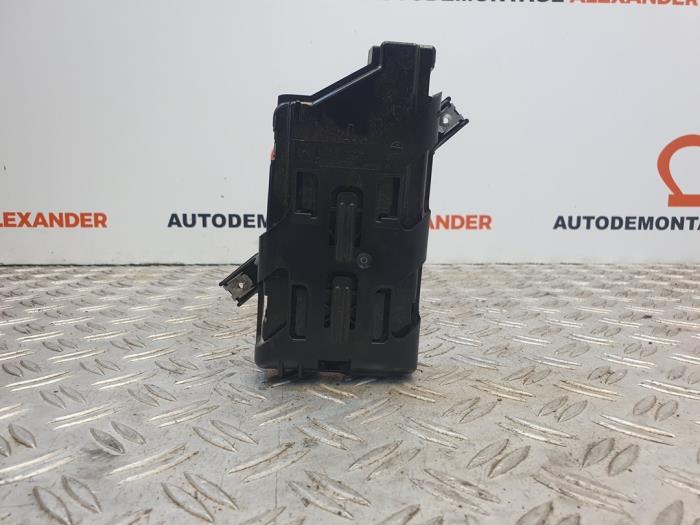 Regelunit Multi Media van een Volkswagen Golf V (1K1) 1.9 TDI 2005
