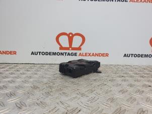 Gebruikte Regelunit Multi Media Volkswagen Golf V (1K1) 1.9 TDI Prijs op aanvraag aangeboden door Alexander Autodemontage