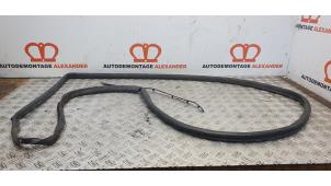 Gebruikte Deurrubber 4Deurs rechts-achter Mercedes E (W211) 2.2 E-220 CDI 16V Prijs op aanvraag aangeboden door Alexander Autodemontage