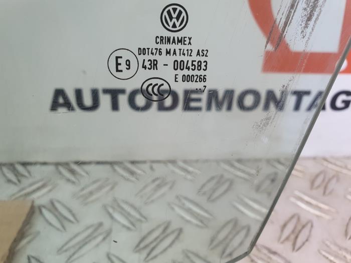 Portierruit 4Deurs links-voor van een Volkswagen Jetta III (1K2) 1.9 TDI 2007