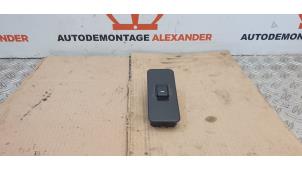 Gebruikte Schakelaar Elektrisch Raam Landrover Range Rover Sport (LS) 2.7 TDV6 24V Prijs op aanvraag aangeboden door Alexander Autodemontage