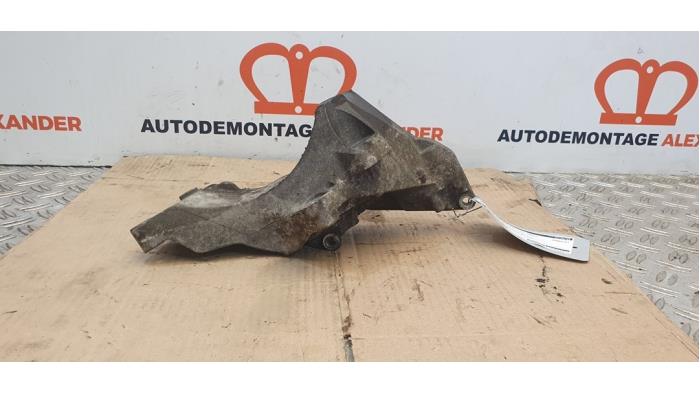 Gebruikte Dynamosteun boven Landrover Range Rover Sport (LS) 2.7 TDV6 24V Prijs op aanvraag aangeboden door Alexander Autodemontage