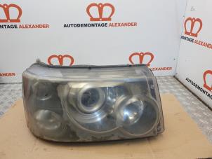 Gebruikte Koplamp rechts Landrover Range Rover Sport (LS) 2.7 TDV6 24V Prijs € 130,00 Margeregeling aangeboden door Alexander Autodemontage