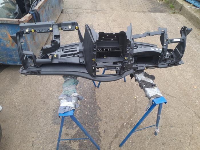 Gebruikte Dashboard Peugeot 207/207+ (WA/WC/WM) 1.4 16V Prijs op aanvraag aangeboden door Alexander Autodemontage