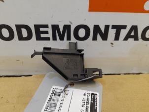 Gebruikte Schakelaar dashboardkastje Volkswagen Jetta III (1K2) 1.9 TDI Prijs op aanvraag aangeboden door Alexander Autodemontage