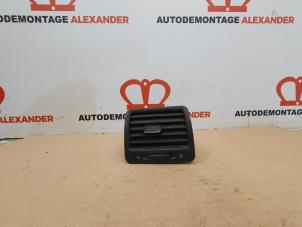 Gebruikte Luchtrooster Dashboard Volkswagen Jetta III (1K2) 1.9 TDI Prijs op aanvraag aangeboden door Alexander Autodemontage
