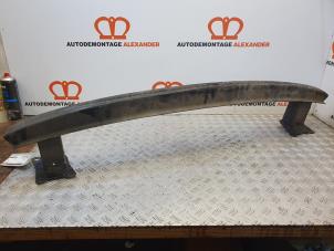Gebruikte Bumperbalk achter Volkswagen Jetta III (1K2) 1.9 TDI Prijs op aanvraag aangeboden door Alexander Autodemontage
