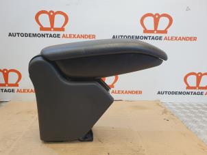 Gebruikte Armleuning Citroen C3 (SC) 1.2 VTi 82 12V Prijs € 50,00 Margeregeling aangeboden door Alexander Autodemontage