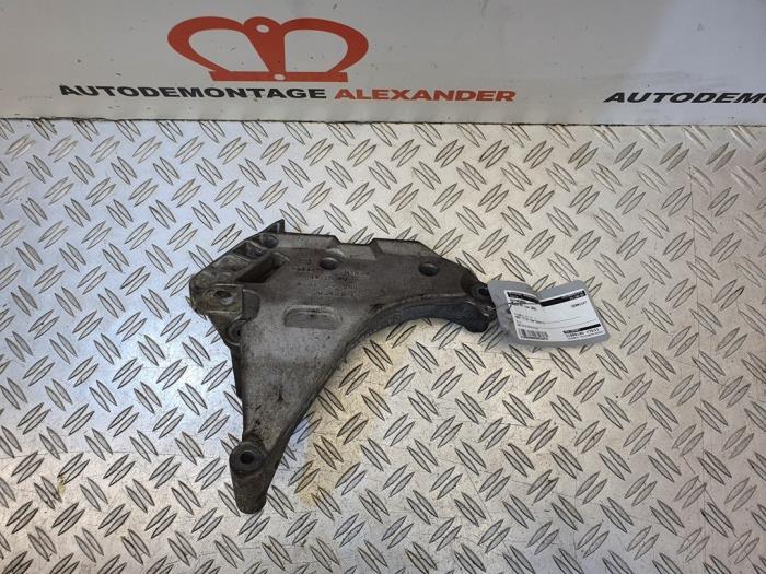 Gebruikte Motorrubber Audi A3 Cabriolet (8P7) 2.0 TDI 16V Prijs op aanvraag aangeboden door Alexander Autodemontage