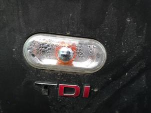 Gebruikte Knipperlicht Scherm rechts-voor Seat Altea (5P1) 2.0 TDI 16V Prijs op aanvraag aangeboden door Alexander Autodemontage