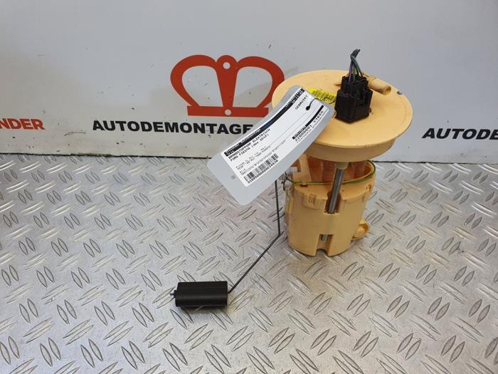 Gebruikte Tank element Pomp Ford Fiesta 6 (JA8) 1.6 TDCi 16V 95 Prijs € 39,99 Margeregeling aangeboden door Alexander Autodemontage