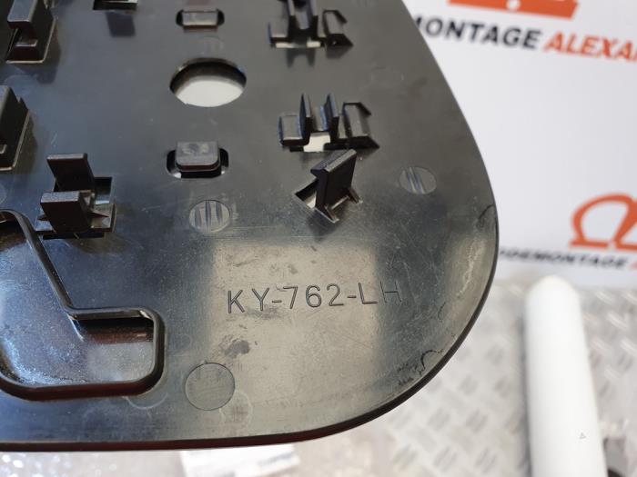 Spiegelglas links van een Toyota Yaris II (P9) 1.3 16V VVT-i 2007