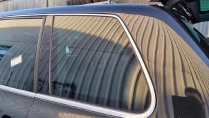 Gebruikte Extra Ruit 4Deurs links-achter Volkswagen Touareg (7LA/7L6) 5.0 TDI V10 Prijs € 38,99 Inclusief btw aangeboden door Alexander Autodemontage