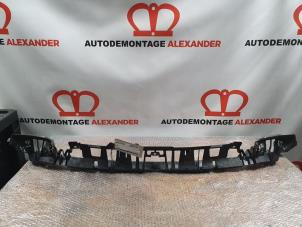 Gebruikte Bumpersteun midden-achter BMW 1 serie (F20) 116i 1.6 16V Prijs € 40,00 Margeregeling aangeboden door Alexander Autodemontage