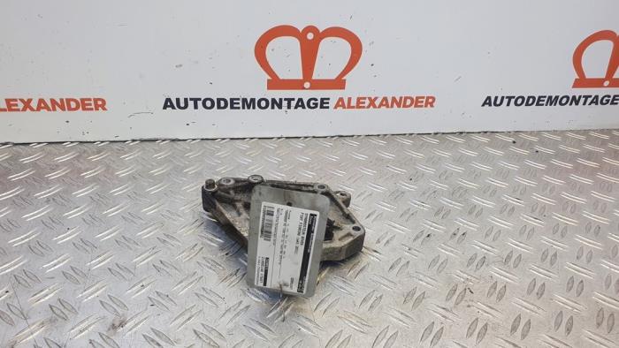 Gebruikte Dynamosteun boven Fiat Fiorino (225) 1.3 JTD 16V Multijet Prijs op aanvraag aangeboden door Alexander Autodemontage