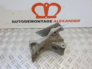Gebruikte Dynamosteun boven Renault Twingo II (CN) 1.2 Prijs op aanvraag aangeboden door Alexander Autodemontage