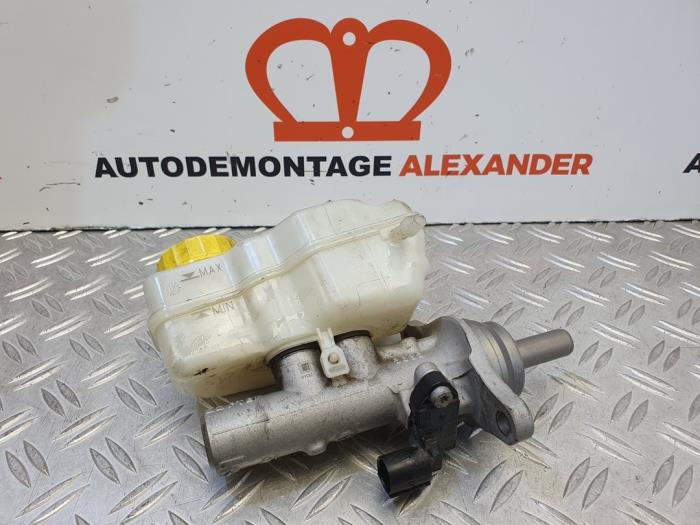 Gebruikte Hoofdremcilinder Seat Ibiza IV (6J5) 1.4 TDI 12V Prijs op aanvraag aangeboden door Alexander Autodemontage