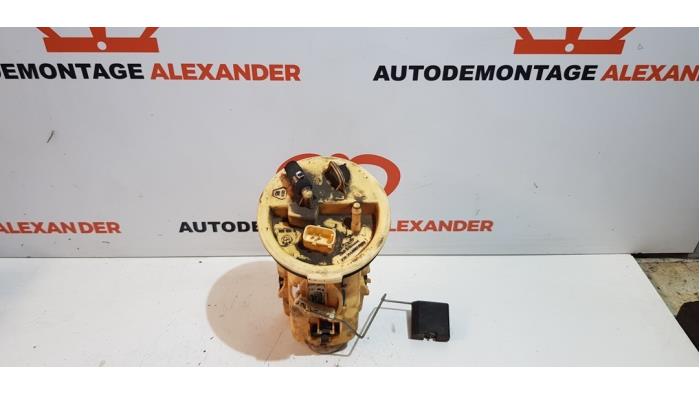 Gebruikte Tank element Pomp BMW 3 serie (E46/4) 330d 24V Prijs € 29,99 Margeregeling aangeboden door Alexander Autodemontage