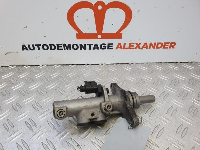 Gebruikte Hoofdremcilinder Volkswagen Polo VI (AW1) 1.0 TSI 12V BlueMotion Prijs op aanvraag aangeboden door Alexander Autodemontage